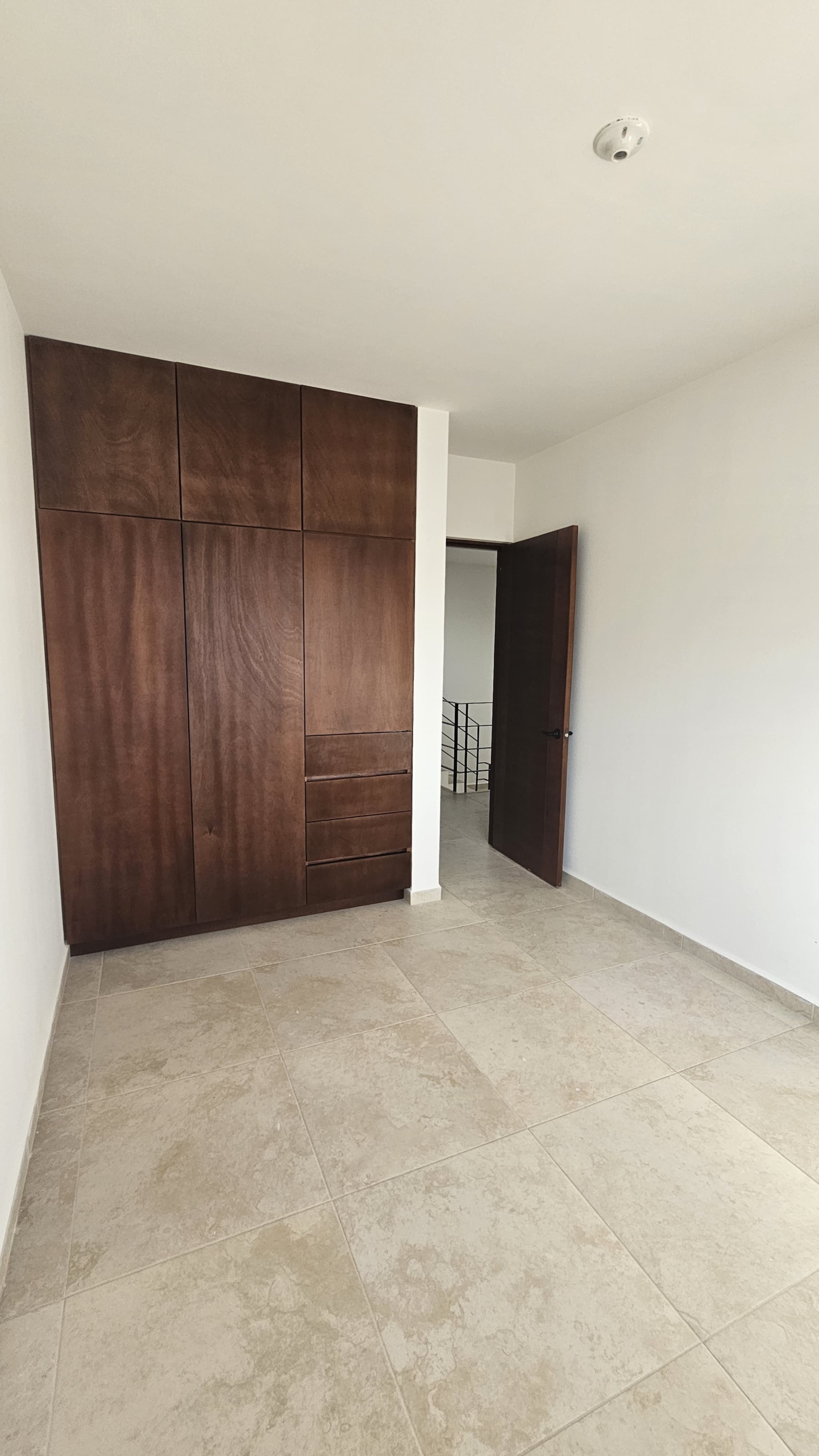 c07dc935-ce12-4b39-8ca9-fe3dde73b69c